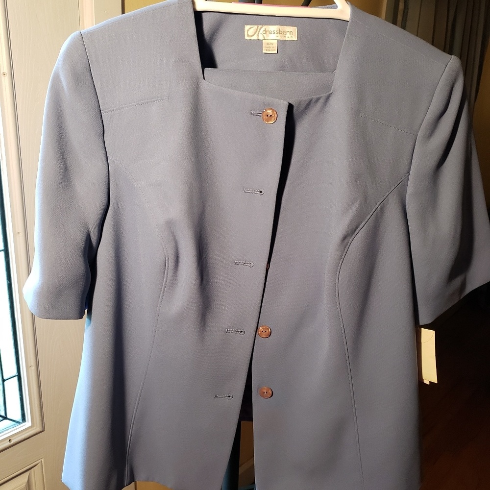 NWT**Short Sleeve Skirt Suit